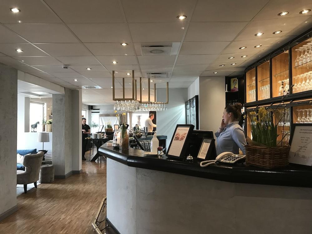 Mjoelby Stadshotell Zewnętrze zdjęcie